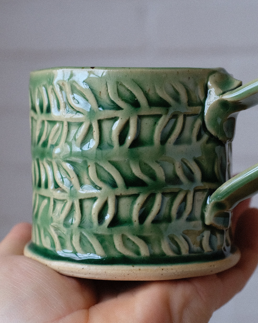 carved leaves stamp mug, short