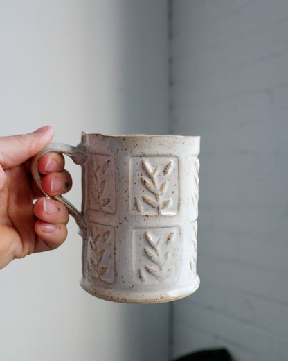 grande tasse à motifs estampé