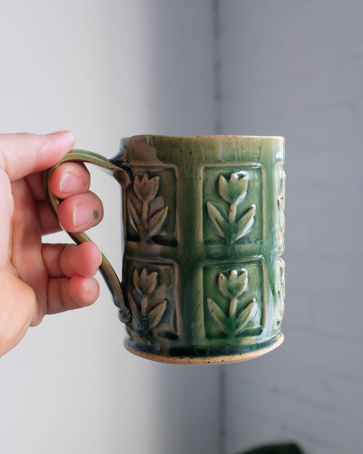 grande tasse à motifs estampé