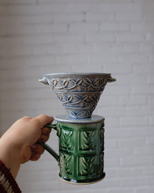 coffee pour-over, bow pattern