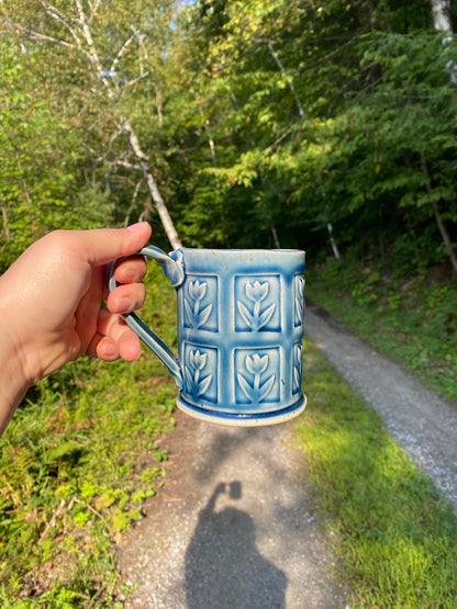 grande tasse à motifs estampé